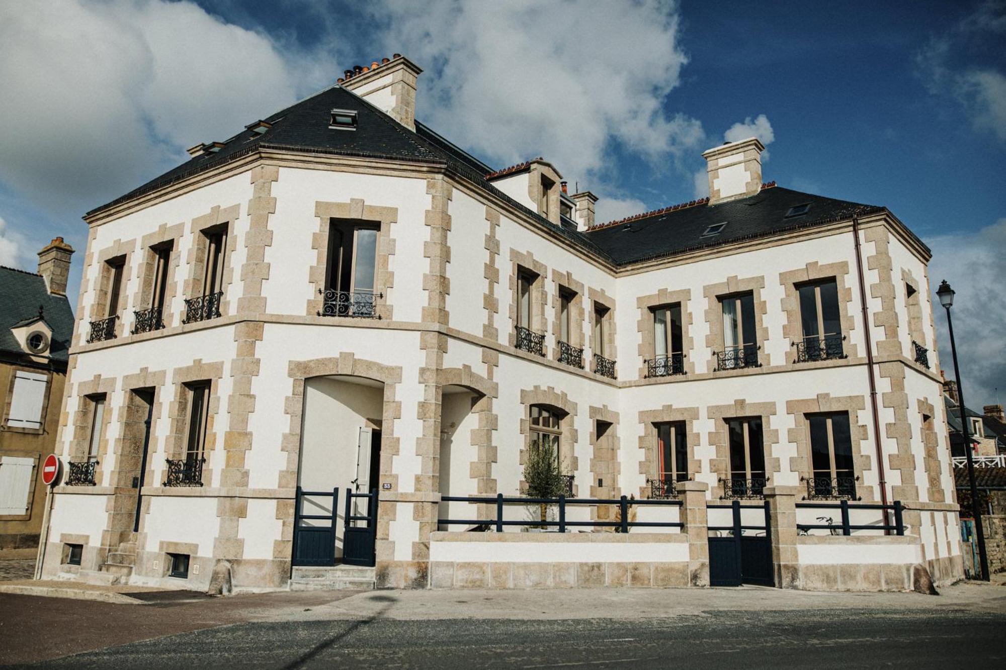 Le Mora Hotes Barfleur Bagian luar foto