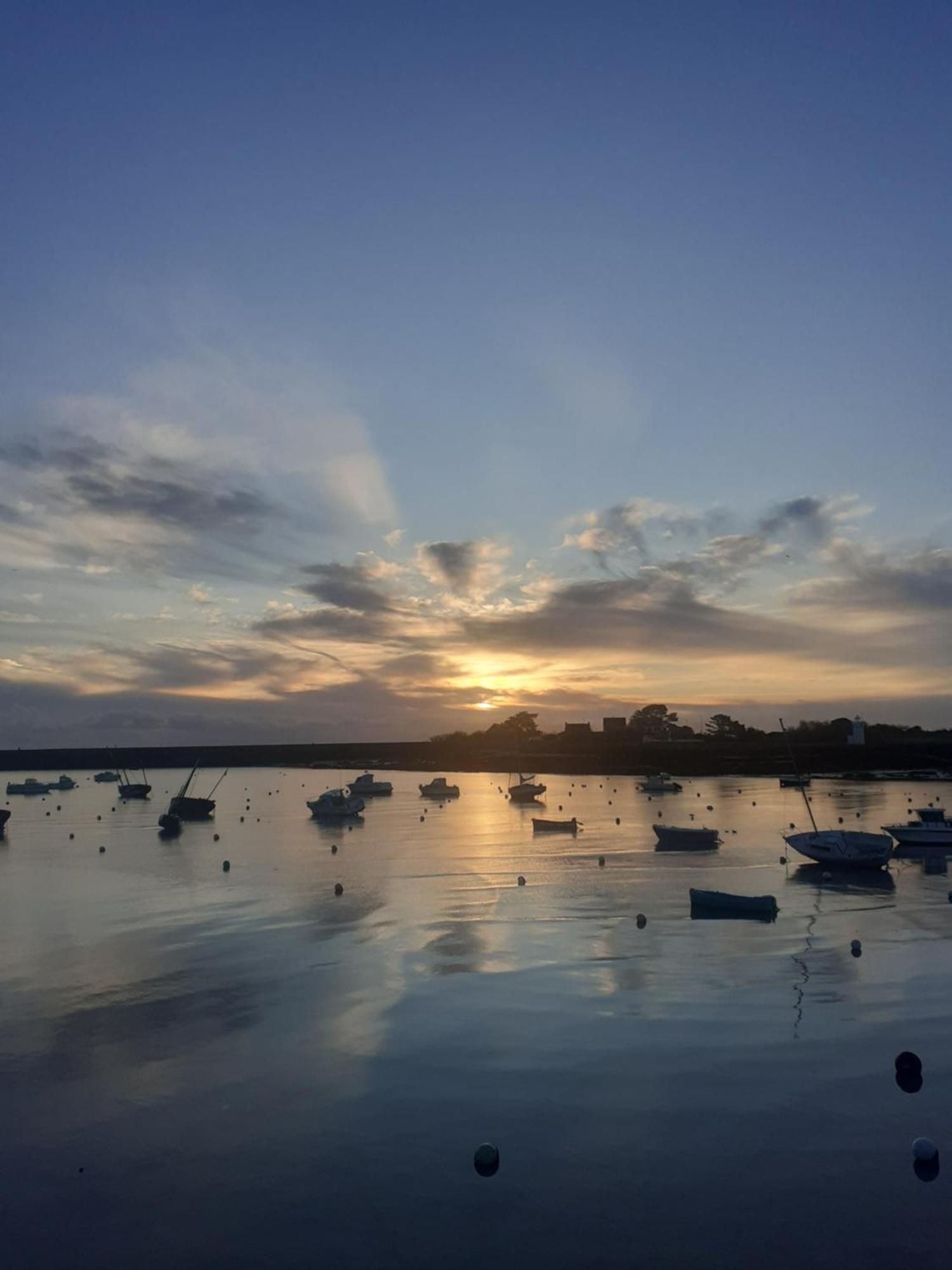 Le Mora Hotes Bed & Breakfast Barfleur Bagian luar foto