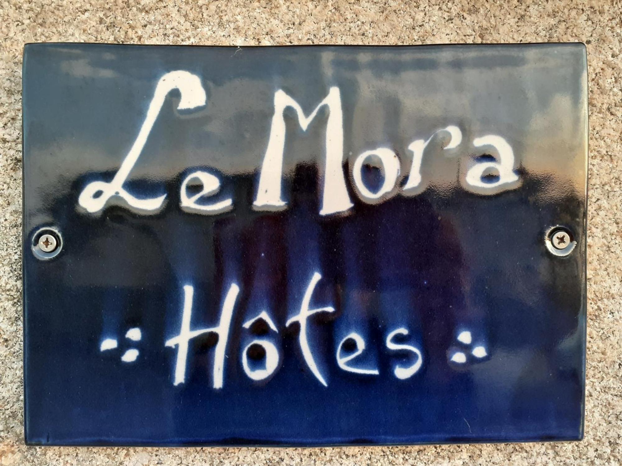 Le Mora Hotes Barfleur Bagian luar foto