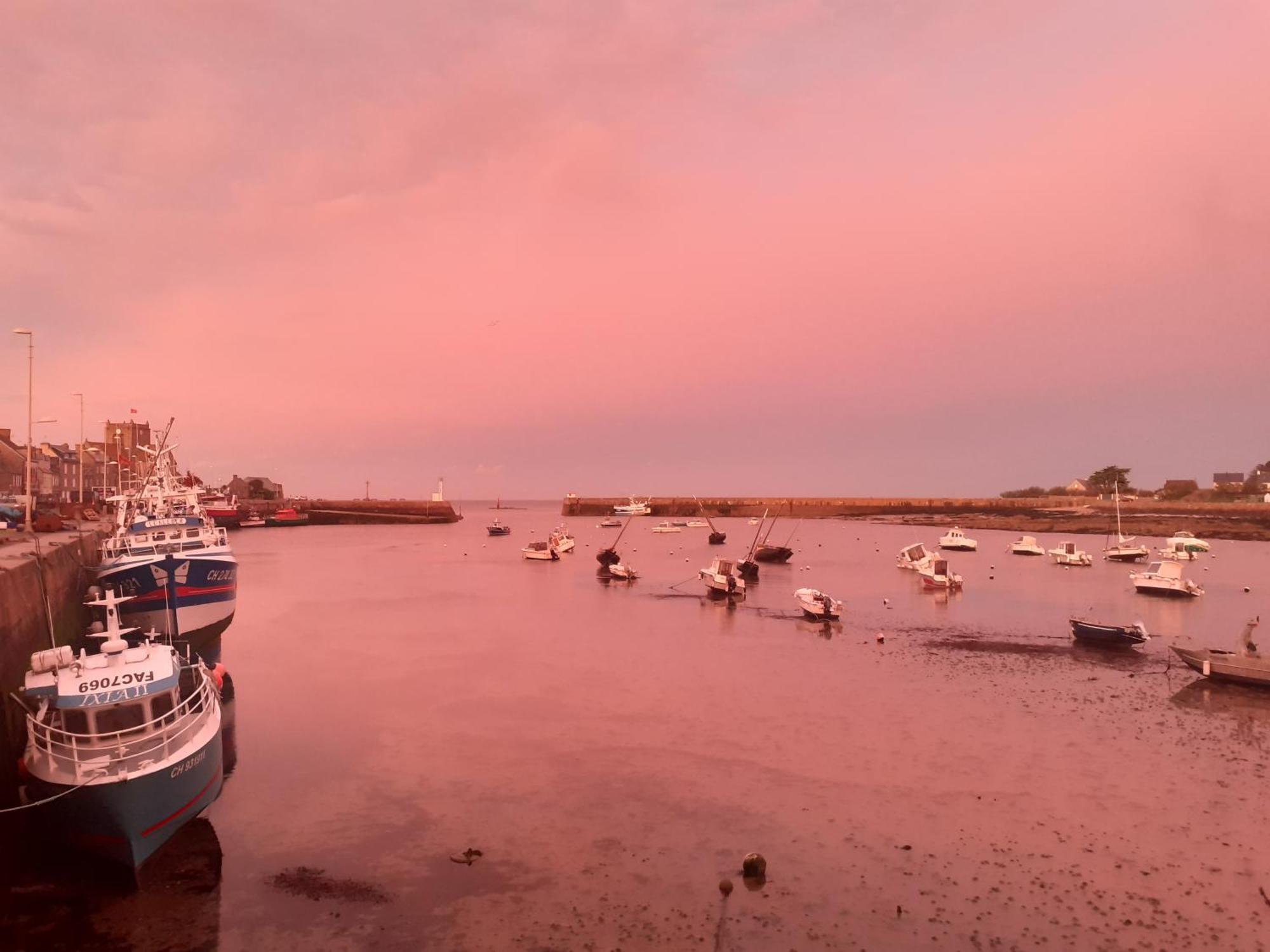 Le Mora Hotes Barfleur Bagian luar foto