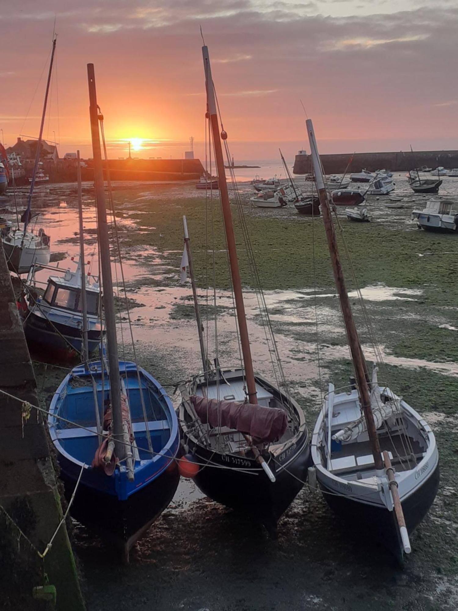 Le Mora Hotes Bed & Breakfast Barfleur Bagian luar foto